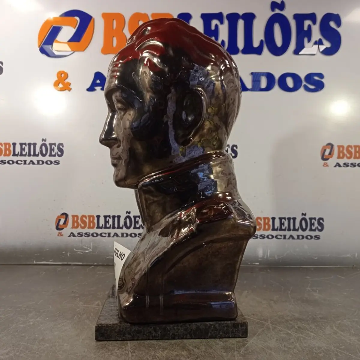 LOTE 070