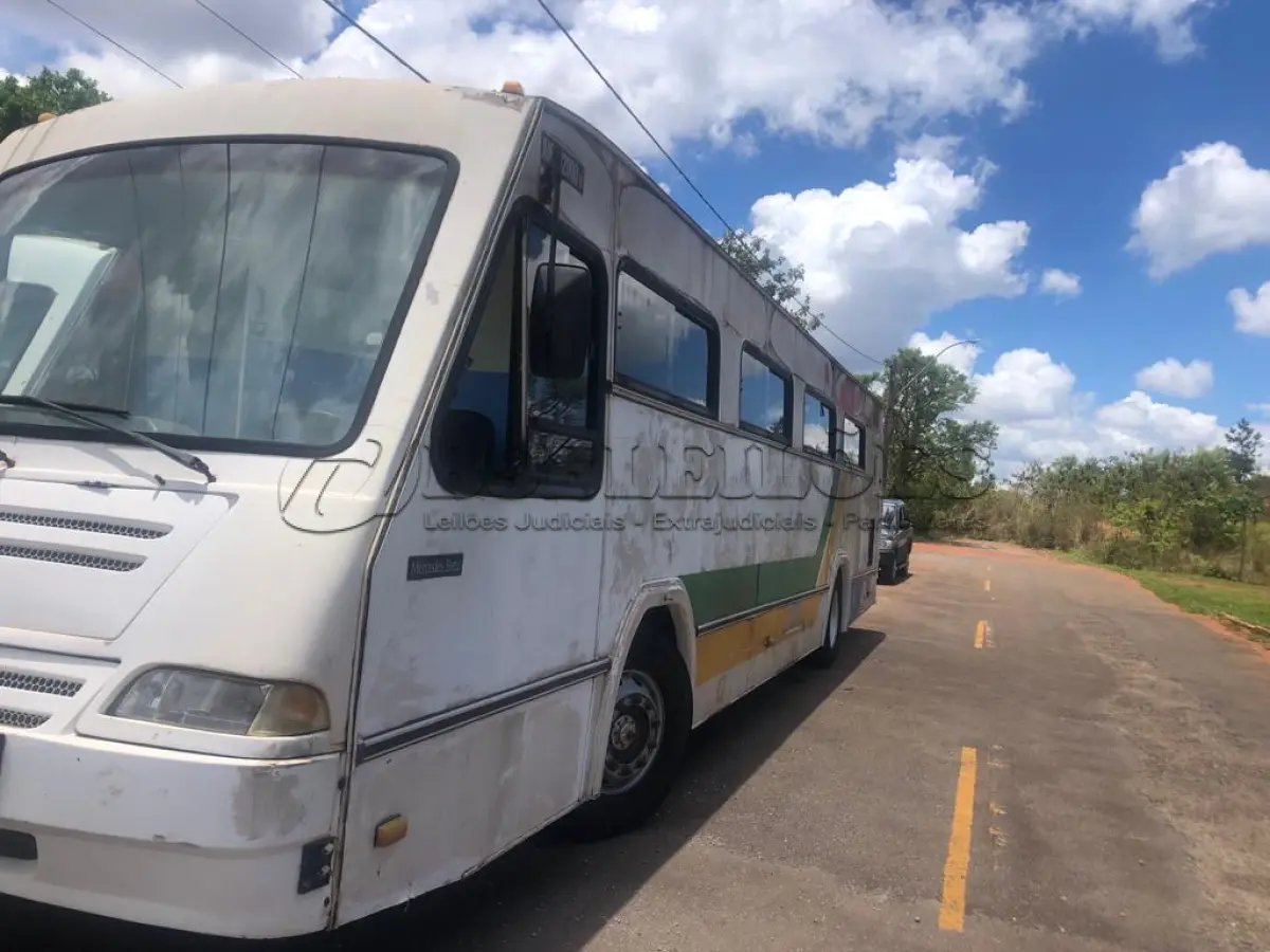 LOTE 530 - 01 MOTORHOME MERCEDES BENZ, MODELO ALFA 12.000E, ANO 1999/2000, VERSÃO MOTORCASA, CHASSIS MB OH 1621LE/59, MOTOR MB 1621INTERCULADO, TURBINADO 211CV, SUSPENSÃO A AR, COMPRIMENTO MAX.12.60 MTS,LARGURA MAX2.90MTS, ALTURA MAX3.10MTS, TARA 9.650KG, CAPACIDADE DE GARGA 8.350KG (NO ESTADO)(VISTORIA AGENDAR 61-98153-0503 JÚNIOR) (MOTORHOME SERÁ ENTREGUE EM BRASÍLIA -DF)