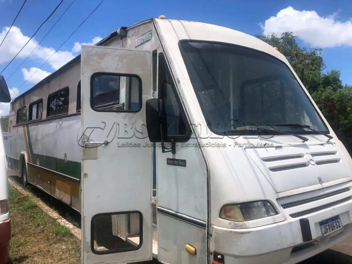 LOTE 530 - 01 MOTORHOME MERCEDES BENZ, MODELO ALFA 12.000E, ANO 1999/2000, VERSÃO MOTORCASA, CHASSIS MB OH 1621LE/59, MOTOR MB 1621INTERCULADO, TURBINADO 211CV, SUSPENSÃO A AR, COMPRIMENTO MAX.12.60 MTS,LARGURA MAX2.90MTS, ALTURA MAX3.10MTS, TARA 9.650KG, CAPACIDADE DE GARGA 8.350KG (NO ESTADO)(VISTORIA AGENDAR 61-98153-0503 JÚNIOR) (MOTORHOME SERÁ ENTREGUE EM BRASÍLIA -DF)