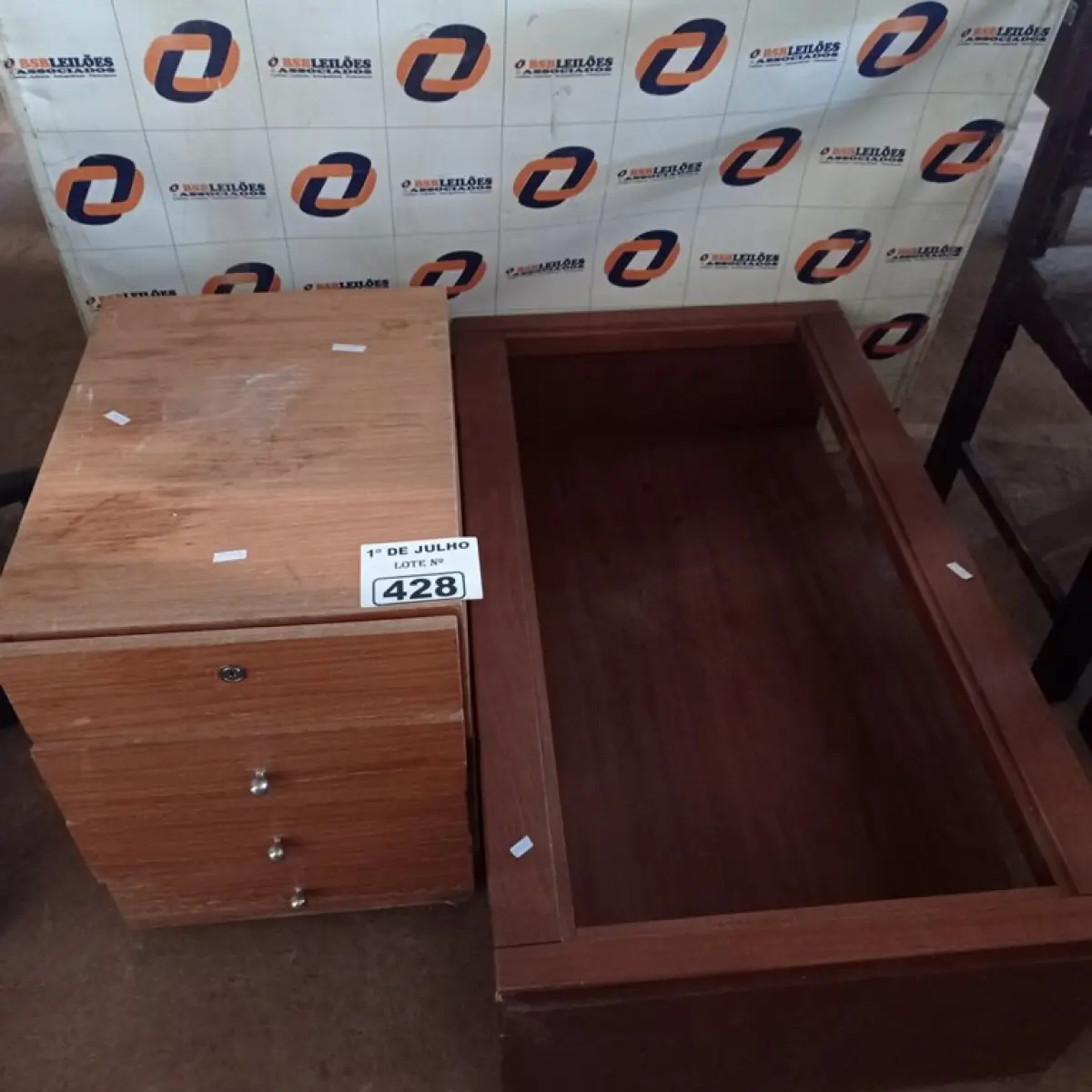 LOTE 428