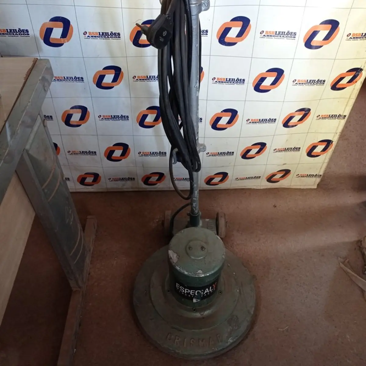 LOTE 260