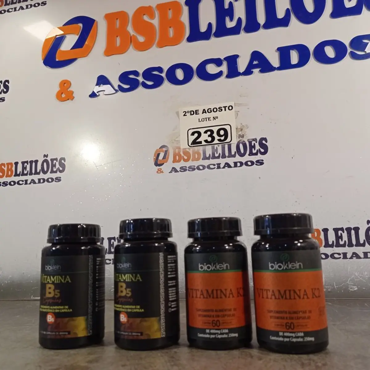 LOTE 239