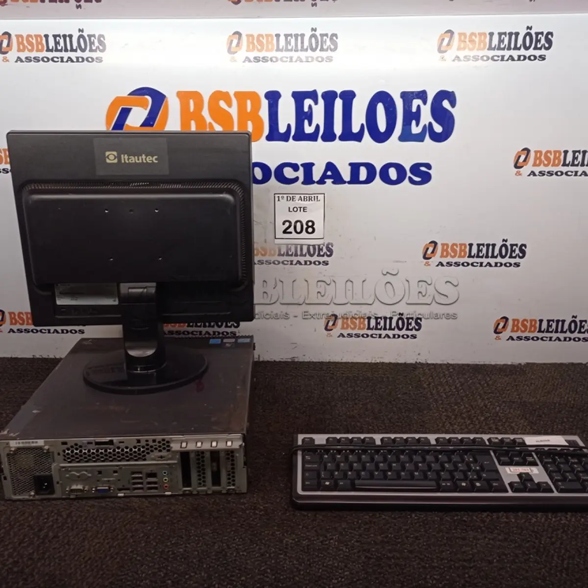 LOTE 208