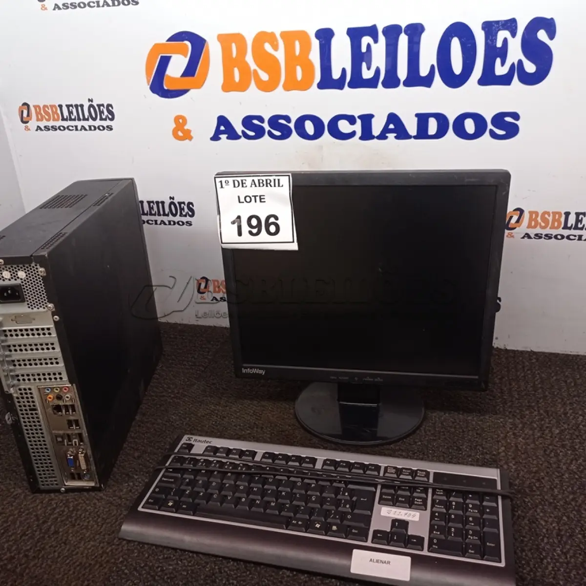 LOTE 196 - 01 CPU ITAUTEC E 01 MONITOR COM TECLADO. (NO ESTADO) ATENÇÃO! FAZER A VISITAÇÃO ANTES DE ARREMATAR, NÃO SABEMOS SE FUNCIONA. LEILÃO NÃO TEM GARANTIA E NEM DEVOLUÇÃO, SUJEITO A POSSÍVEIS AVARIAS VISÍVEIS/OCULTAS E/OU AUSÊNCIA DE COMPONENTES.