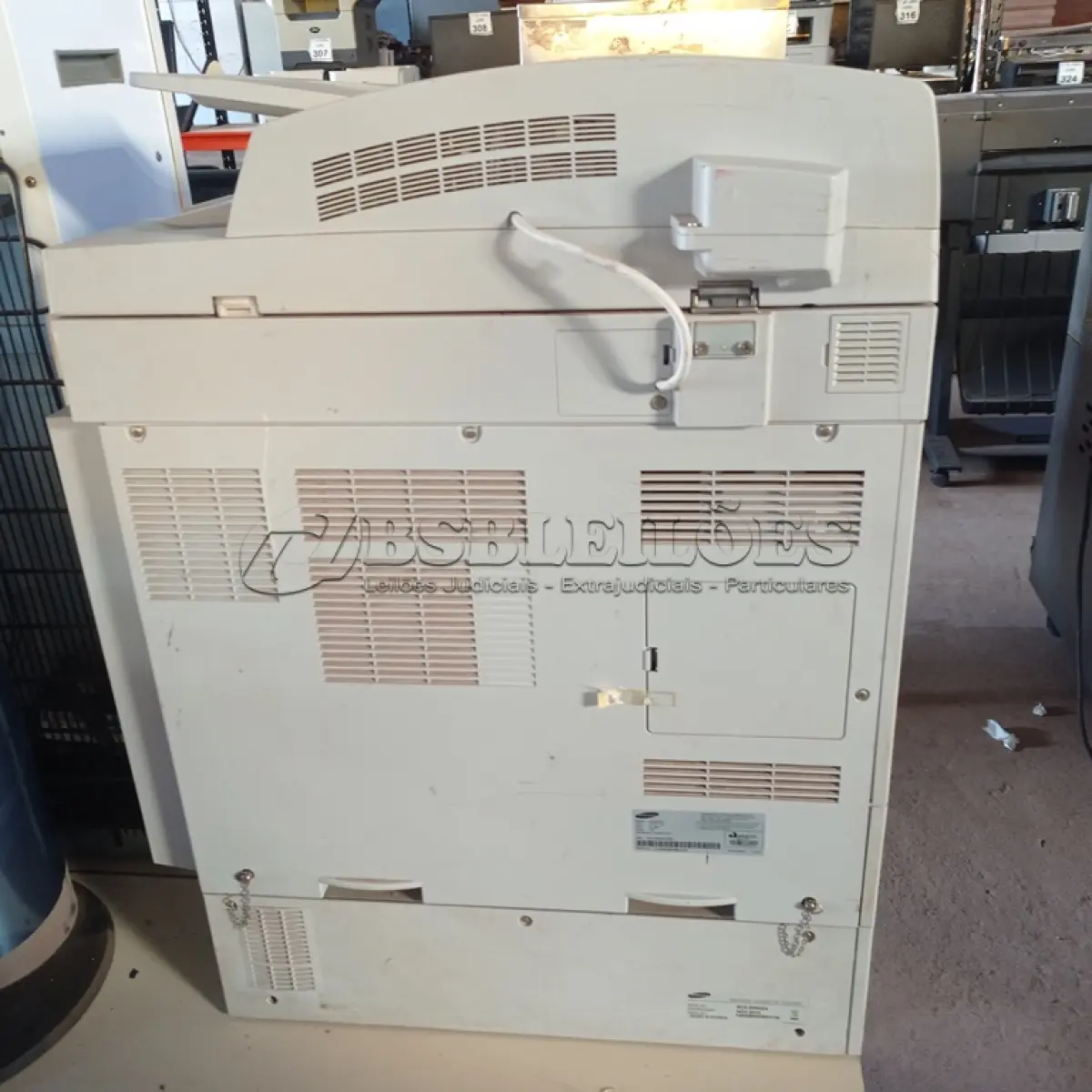 LOTE 221 - 01 IMPRESSORA SAMSUNG MULTIXPRESS 6555NX. (NO ESTADO) ATENÇÃO! FAZER A VISITAÇÃO ANTES DE ARREMATAR, NÃO SABEMOS SE FUNCIONA. LEILÃO NÃO TEM GARANTIA E NEM DEVOLUÇÃO, SUJEITO A POSSÍVEIS AVARIAS VISÍVEIS/OCULTAS E/OU AUSÊNCIA DE COMPONENTES.