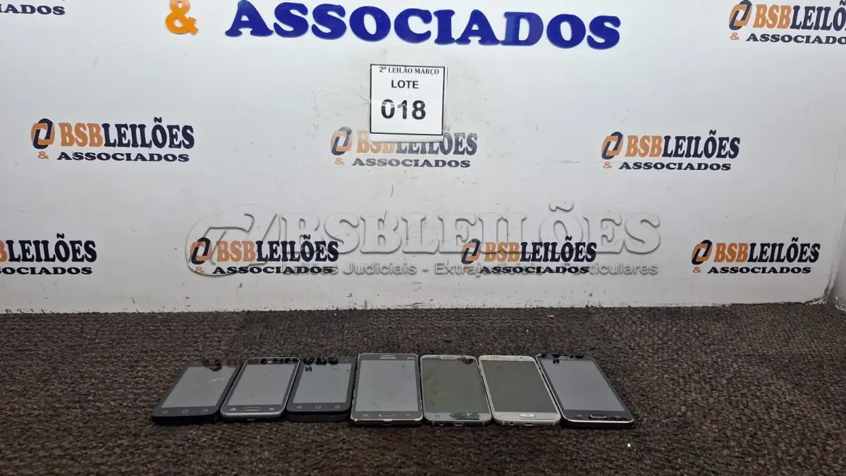 LOTE 018 - 07 APARELHOS CELULARES  TOUCH. (NO ESTADO) ATENÇÃO! FAZER A VISITAÇÃO ANTES DE ARREMATAR, NÃO SABEMOS SE FUNCIONA. LEILÃO NÃO TEM GARANTIA E NEM DEVOLUÇÃO, SUJEITO A POSSÍVEIS AVARIAS VISÍVEIS/OCULTAS E/OU AUSÊNCIA DE COMPONENTES.