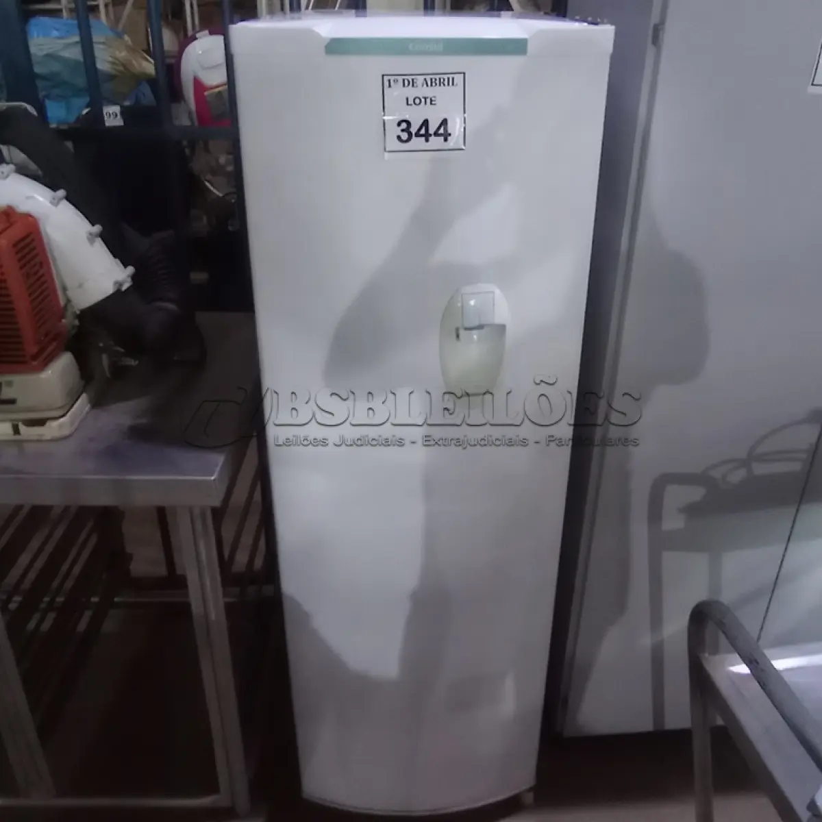 LOTE 344 - 01 GELADEIRA CÔNSUL. (NO ESTADO) ATENÇÃO! FAZER A VISITAÇÃO ANTES DE ARREMATAR, NÃO SABEMOS SE FUNCIONA. LEILÃO NÃO TEM GARANTIA E NEM DEVOLUÇÃO, SUJEITO A POSSÍVEIS AVARIAS VISÍVEIS/OCULTAS E/OU AUSÊNCIA DE COMPONENTES.