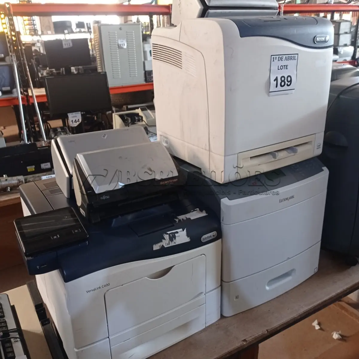 LOTE 189 - 01 LOTE COM IMPRESSORAS, SCANNER E FRAGMENTADORA DE PAPEL. (NO ESTADO) ATENÇÃO! FAZER A VISITAÇÃO ANTES DE ARREMATAR, NÃO SABEMOS SE FUNCIONA. LEILÃO NÃO TEM GARANTIA E NEM DEVOLUÇÃO, SUJEITO A POSSÍVEIS AVARIAS VISÍVEIS/OCULTAS E/OU AUSÊNCIA DE COMPONENTES.