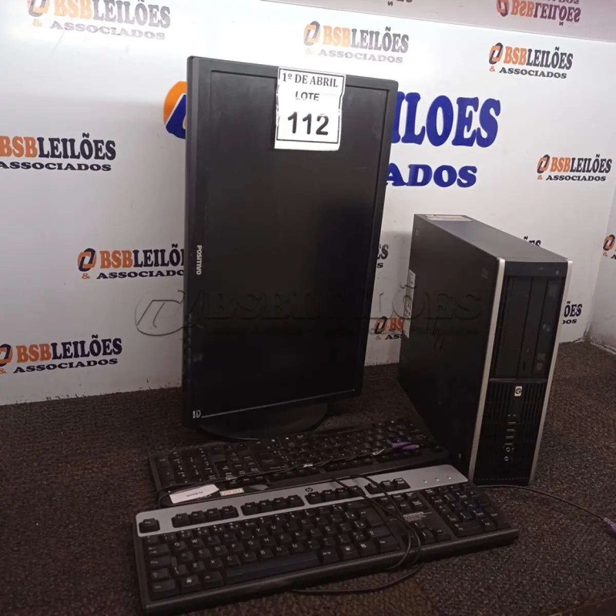 LOTE 112 - 01 CPU HP E 01 MONITOR COM TECLADO. (NO ESTADO) ATENÇÃO! FAZER A VISITAÇÃO ANTES DE ARREMATAR, NÃO SABEMOS SE FUNCIONA. LEILÃO NÃO TEM GARANTIA E NEM DEVOLUÇÃO, SUJEITO A POSSÍVEIS AVARIAS VISÍVEIS/OCULTAS E/OU AUSÊNCIA DE COMPONENTES.