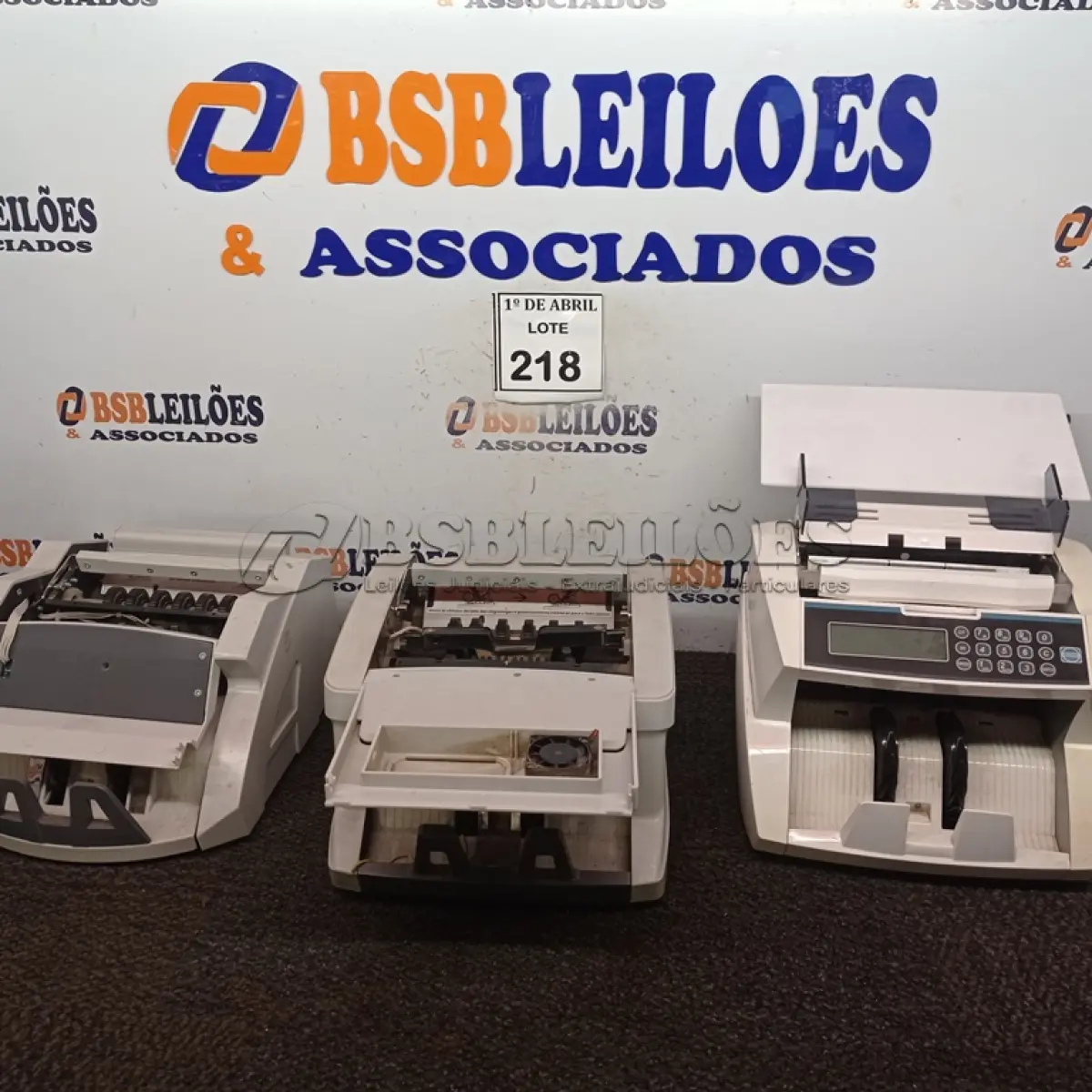 LOTE 218 - 03 CONTADORAS DE CÉDULAS. (NO ESTADO) ATENÇÃO! FAZER A VISITAÇÃO ANTES DE ARREMATAR, NÃO SABEMOS SE FUNCIONA. LEILÃO NÃO TEM GARANTIA E NEM DEVOLUÇÃO, SUJEITO A POSSÍVEIS AVARIAS VISÍVEIS/OCULTAS E/OU AUSÊNCIA DE COMPONENTES.