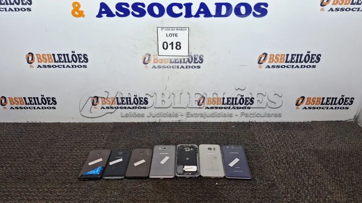 LOTE 018 - 07 APARELHOS CELULARES  TOUCH. (NO ESTADO) ATENÇÃO! FAZER A VISITAÇÃO ANTES DE ARREMATAR, NÃO SABEMOS SE FUNCIONA. LEILÃO NÃO TEM GARANTIA E NEM DEVOLUÇÃO, SUJEITO A POSSÍVEIS AVARIAS VISÍVEIS/OCULTAS E/OU AUSÊNCIA DE COMPONENTES.