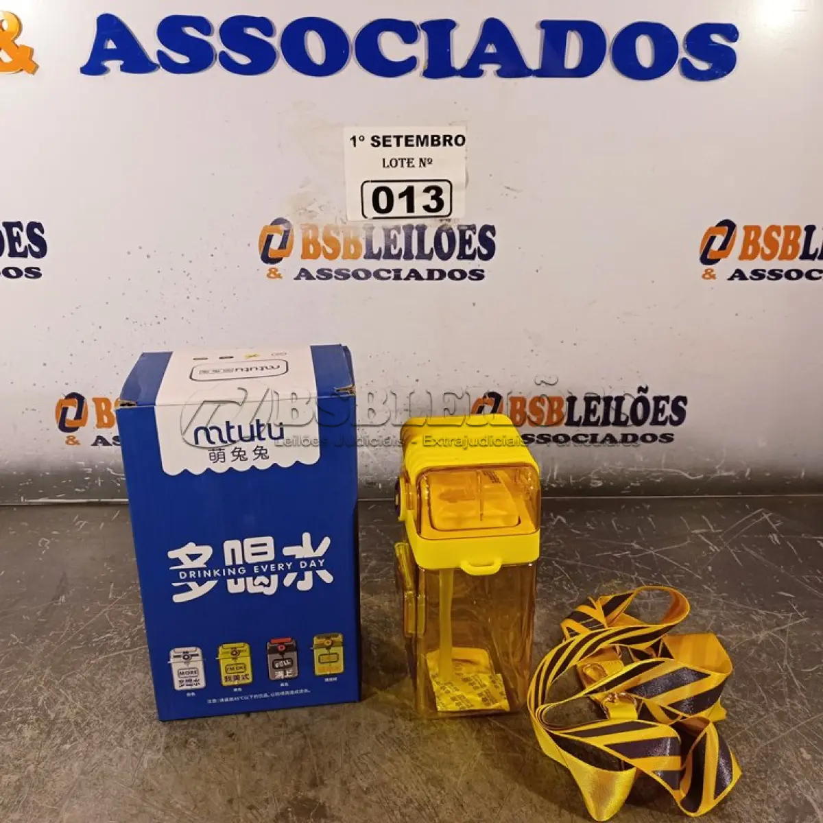 LOTE 013 - 01 GARRAFA DE CRIANÇA. (NO ESTADO) ATENÇÃO! FAZER A VISITAÇÃO ANTES DE ARREMATAR, NÃO SABEMOS SE FUNCIONA. LEILÃO NÃO TEM GARANTIA E NEM DEVOLUÇÃO, SUJEITO A POSSÍVEIS AVARIAS VISÍVEIS/OCULTAS E/OU AUSÊNCIA DE COMPONENTES.