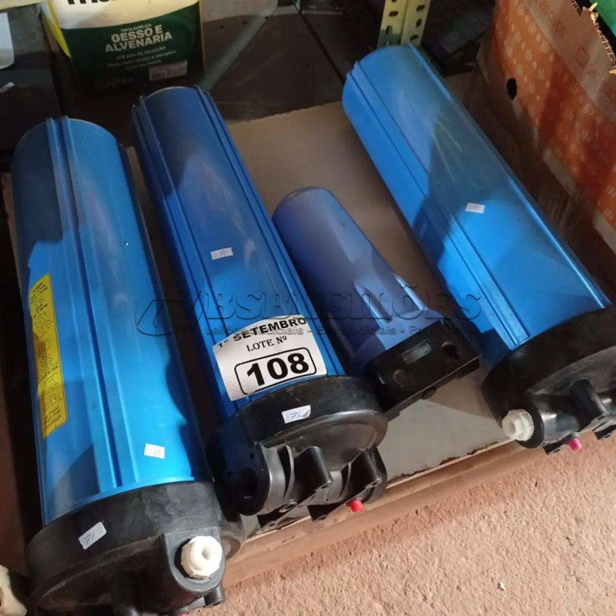 LOTE 108 - 04 FILTROS PRA CAIXA D’AGUA TIPO CAVALETE MODELOS DIVERSOS. (NO ESTADO) ATENÇÃO! FAZER A VISITAÇÃO ANTES DE ARREMATAR, NÃO SABEMOS SE FUNCIONA. LEILÃO NÃO TEM GARANTIA E NEM DEVOLUÇÃO, SUJEITO A POSSÍVEIS AVARIAS VISÍVEIS/OCULTAS E/OU AUSÊNCIA DE COMPONENTES.