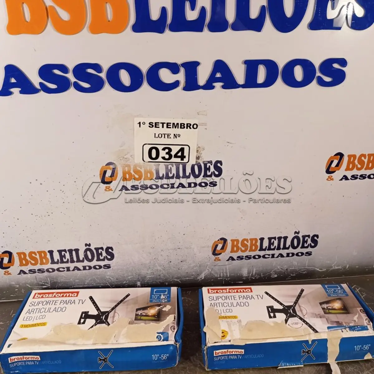 LOTE 034 - 03 SUPORTES PARA TV ARTICULADO 10-56” 25/142CM COM AVARIAS. (NO ESTADO) ATENÇÃO! FAZER A VISITAÇÃO ANTES DE ARREMATAR, NÃO SABEMOS SE FUNCIONA. LEILÃO NÃO TEM GARANTIA E NEM DEVOLUÇÃO, SUJEITO A POSSÍVEIS AVARIAS VISÍVEIS/OCULTAS E/OU AUSÊNCIA DE COMPONENTES.