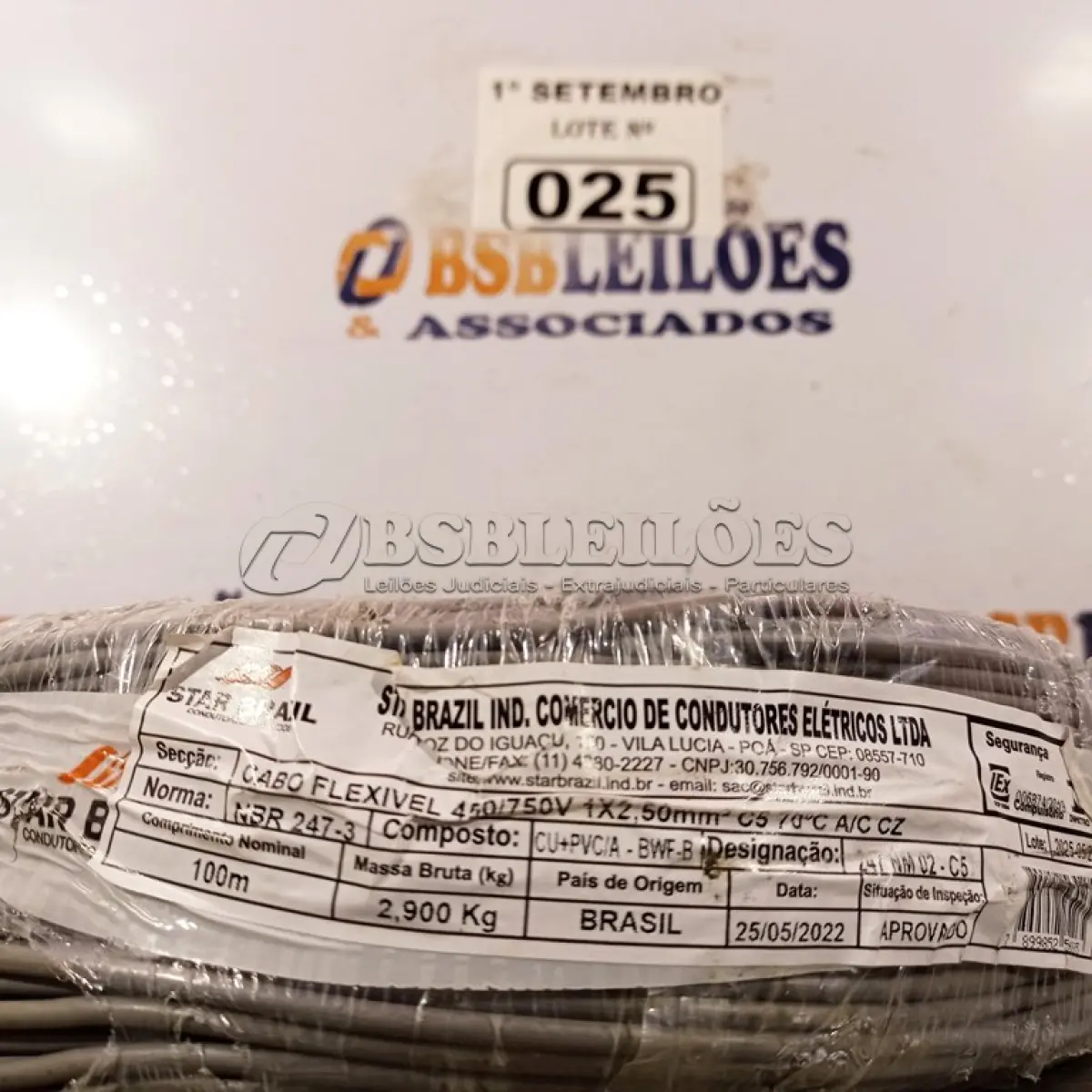 LOTE 025 - 01 ROLO DE CABO FLEXÍVEL 100M 2,5MM NA COR CINZA. (NO ESTADO) ATENÇÃO! FAZER A VISITAÇÃO ANTES DE ARREMATAR, NÃO SABEMOS SE FUNCIONA. LEILÃO NÃO TEM GARANTIA E NEM DEVOLUÇÃO, SUJEITO A POSSÍVEIS AVARIAS VISÍVEIS/OCULTAS E/OU AUSÊNCIA DE COMPONENTES.