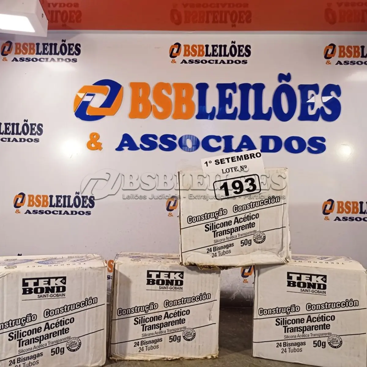 LOTE 193 - 04 CAIXAS COM BISNAGAS DE SILICONE ACÉTICO TRANSPARENTE COM 24 UNIDADES CADA. (NO ESTADO) ATENÇÃO! FAZER A VISITAÇÃO ANTES DE ARREMATAR, NÃO SABEMOS SE FUNCIONA. LEILÃO NÃO TEM GARANTIA E NEM DEVOLUÇÃO, SUJEITO A POSSÍVEIS AVARIAS VISÍVEIS/OCULTAS E/OU AUSÊNCIA DE COMPONENTES.