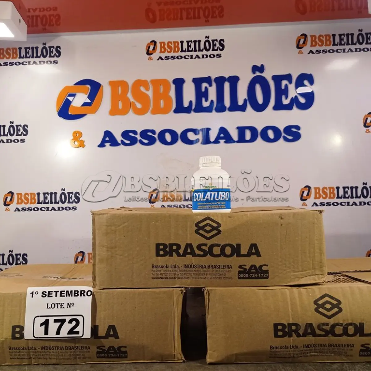 LOTE 172 - 03 CAIXAS COM COLA TUBO ST 175G COM 15 FRASCOS CADA. (NO ESTADO) ATENÇÃO! FAZER A VISITAÇÃO ANTES DE ARREMATAR, NÃO SABEMOS SE FUNCIONA. LEILÃO NÃO TEM GARANTIA E NEM DEVOLUÇÃO, SUJEITO A POSSÍVEIS AVARIAS VISÍVEIS/OCULTAS E/OU AUSÊNCIA DE COMPONENTES.