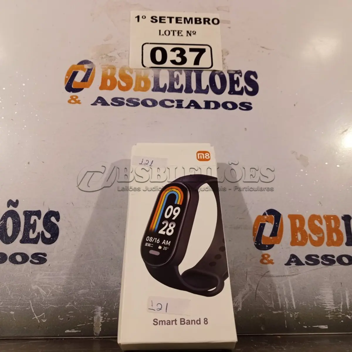 LOTE 037 - 01 RELÓGIO SMART WATCH M8. (NO ESTADO) ATENÇÃO! FAZER A VISITAÇÃO ANTES DE ARREMATAR, NÃO SABEMOS SE FUNCIONA. LEILÃO NÃO TEM GARANTIA E NEM DEVOLUÇÃO, SUJEITO A POSSÍVEIS AVARIAS VISÍVEIS/OCULTAS E/OU AUSÊNCIA DE COMPONENTES.