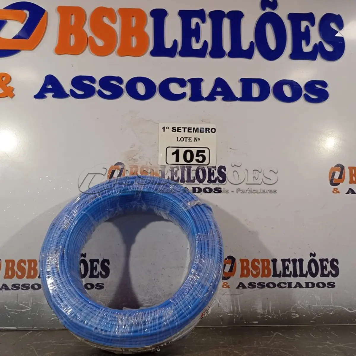 LOTE 105 - 01 ROLO DE CABO FLEXÍVEL 100M 4MM NA COR AZUL. (NO ESTADO) ATENÇÃO! FAZER A VISITAÇÃO ANTES DE ARREMATAR, NÃO SABEMOS SE FUNCIONA. LEILÃO NÃO TEM GARANTIA E NEM DEVOLUÇÃO, SUJEITO A POSSÍVEIS AVARIAS VISÍVEIS/OCULTAS E/OU AUSÊNCIA DE COMPONENTES.