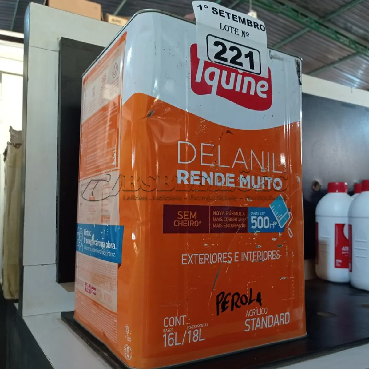 LOTE 221 - 01 LATA DE TINTA IQUINE DELANIL RENDE MUITO EXTERIORES/INTERIORES 18L NA COR PEROLA. (NO ESTADO) ATENÇÃO! FAZER A VISITAÇÃO ANTES DE ARREMATAR, NÃO SABEMOS SE FUNCIONA. LEILÃO NÃO TEM GARANTIA E NEM DEVOLUÇÃO, SUJEITO A POSSÍVEIS AVARIAS VISÍVEIS/OCULTAS E/OU AUSÊNCIA DE COMPONENTES.