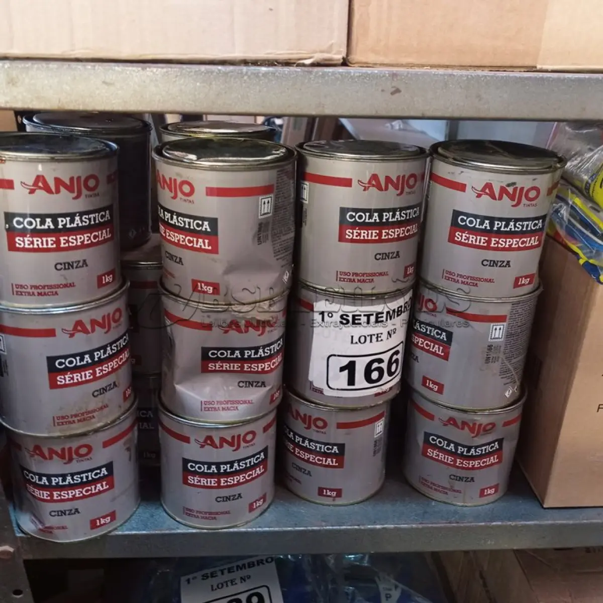 LOTE 166 - 01 LOTE COM VÁRIAS LATAS DE COLA PLÁSTICA ANJO. (NO ESTADO) ATENÇÃO! FAZER A VISITAÇÃO ANTES DE ARREMATAR, NÃO SABEMOS SE FUNCIONA. LEILÃO NÃO TEM GARANTIA E NEM DEVOLUÇÃO, SUJEITO A POSSÍVEIS AVARIAS VISÍVEIS/OCULTAS E/OU AUSÊNCIA DE COMPONENTES.