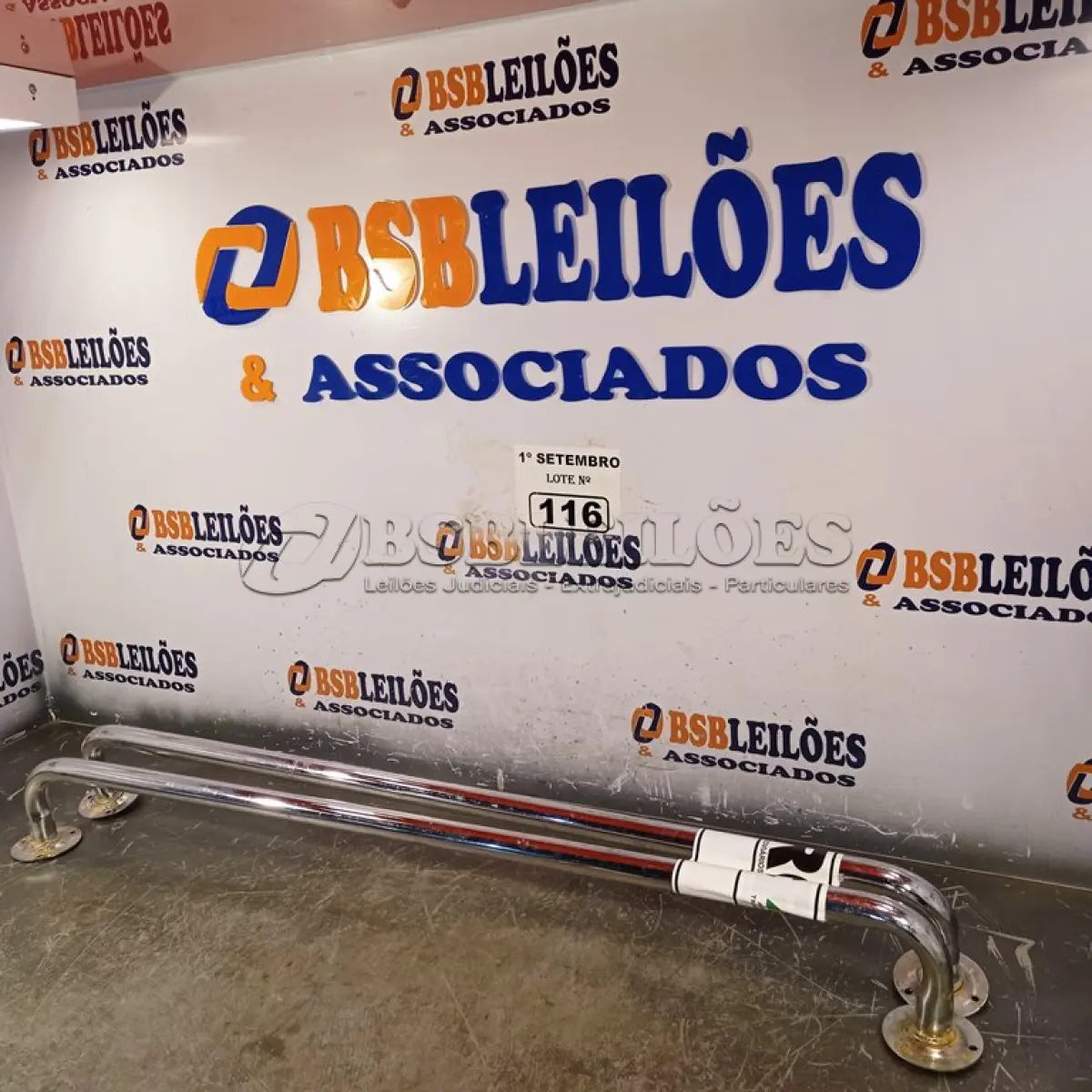 LOTE 116 - 02 BARRAS DE APOIO PARA BANHEIRO. (NO ESTADO) ATENÇÃO! FAZER A VISITAÇÃO ANTES DE ARREMATAR, NÃO SABEMOS SE FUNCIONA. LEILÃO NÃO TEM GARANTIA E NEM DEVOLUÇÃO, SUJEITO A POSSÍVEIS AVARIAS VISÍVEIS/OCULTAS E/OU AUSÊNCIA DE COMPONENTES.