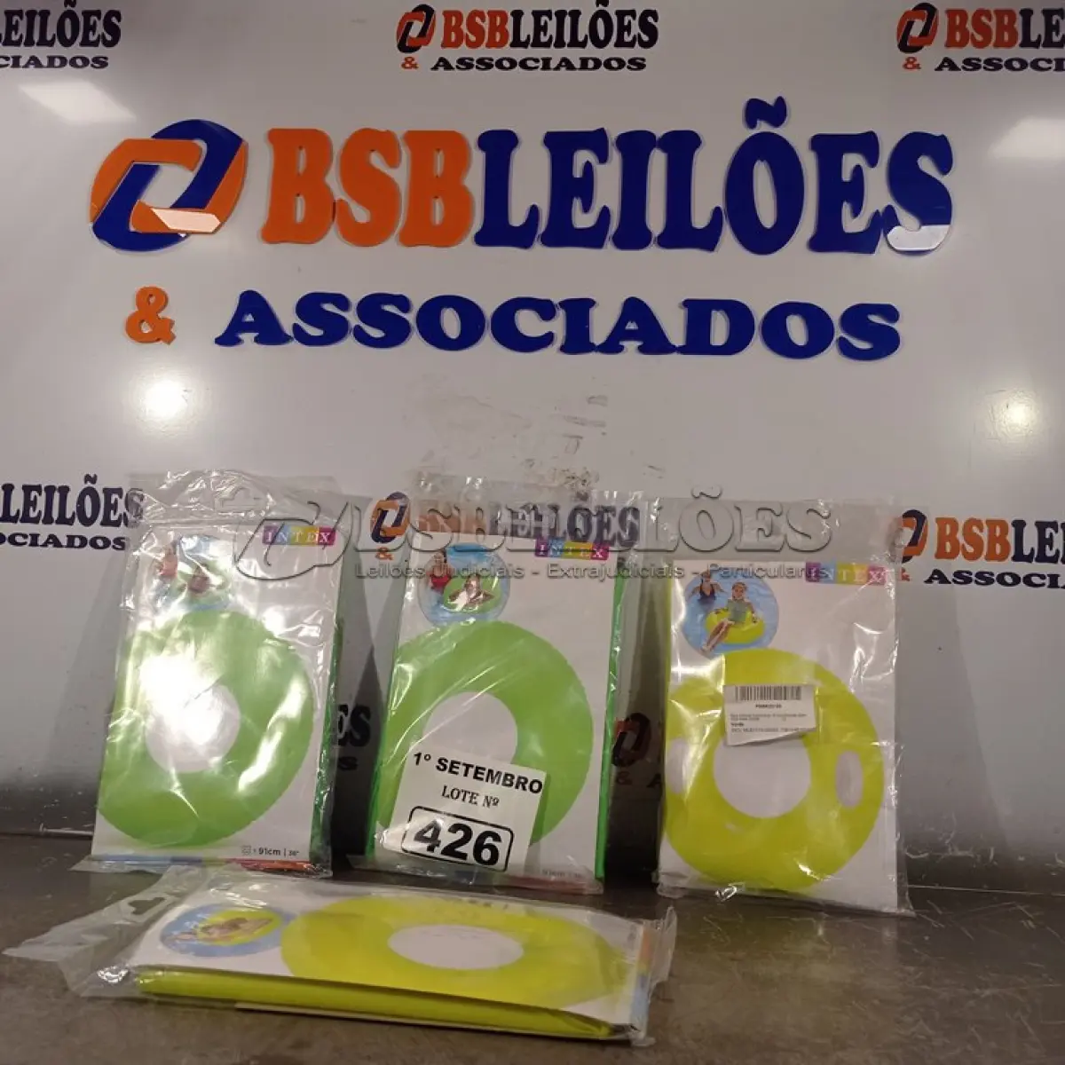 LOTE 426 - 04 BOIAS INFANTIL. (NO ESTADO) ATENÇÃO! FAZER A VISITAÇÃO ANTES DE ARREMATAR, NÃO SABEMOS SE FUNCIONA. LEILÃO NÃO TEM GARANTIA E NEM DEVOLUÇÃO, SUJEITO A POSSÍVEIS AVARIAS VISÍVEIS/OCULTAS E/OU AUSÊNCIA DE COMPONENTES.