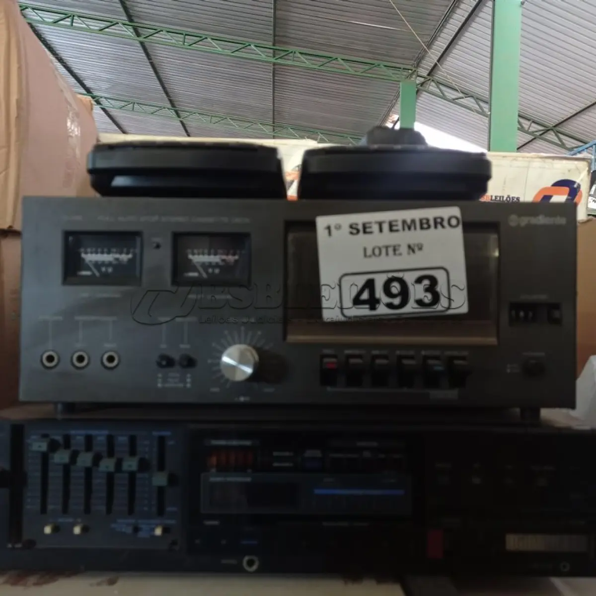 LOTE 493 - 01 RECEIVER, 01 TAPE DECK E 02 GRAVADORES. (NO ESTADO) ATENÇÃO! FAZER A VISITAÇÃO ANTES DE ARREMATAR, NÃO SABEMOS SE FUNCIONA. LEILÃO NÃO TEM GARANTIA E NEM DEVOLUÇÃO, SUJEITO A POSSÍVEIS AVARIAS VISÍVEIS/OCULTAS E/OU AUSÊNCIA DE COMPONENTES.