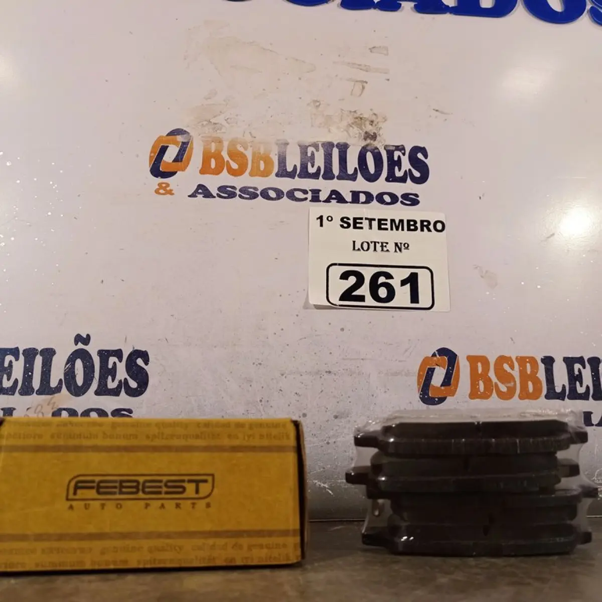 LOTE 261