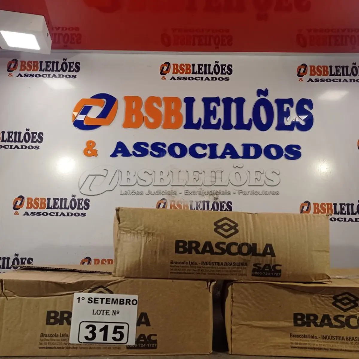 LOTE 315 - 03 CAIXAS COM COLA TUBO ST 175G COM 15 FRASCOS CADA. (NO ESTADO) ATENÇÃO! FAZER A VISITAÇÃO ANTES DE ARREMATAR, NÃO SABEMOS SE FUNCIONA. LEILÃO NÃO TEM GARANTIA E NEM DEVOLUÇÃO, SUJEITO A POSSÍVEIS AVARIAS VISÍVEIS/OCULTAS E/OU AUSÊNCIA DE COMPONENTES.