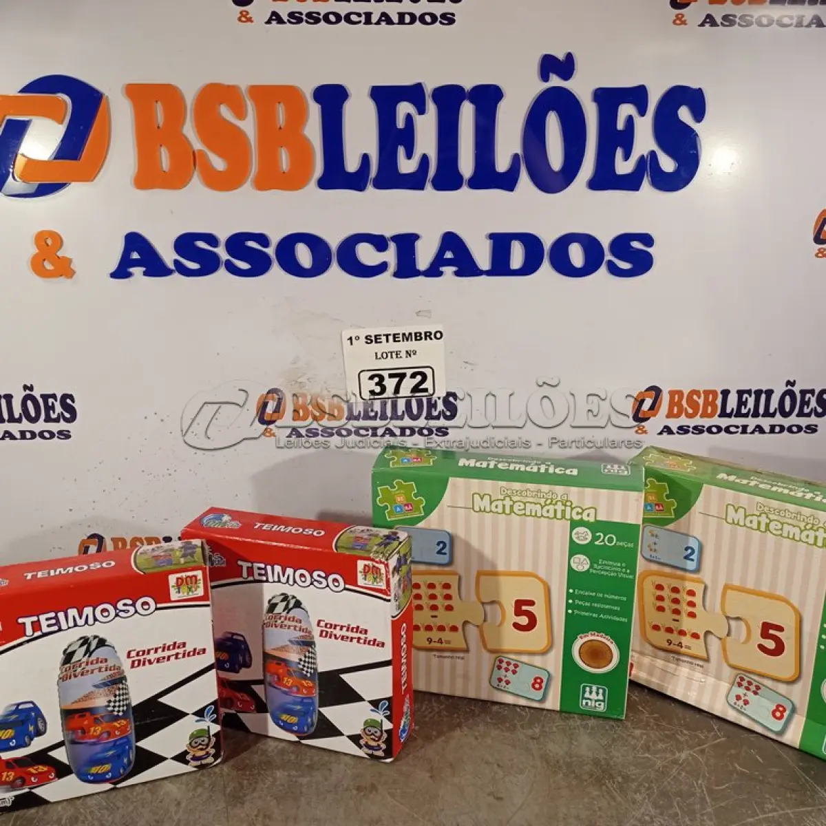LOTE 372 - 02 BONECOS JOÃO TEIMOSO E 02 JOGOS DESCOBRINDO A MATEMÁTICA. (NO ESTADO) ATENÇÃO! FAZER A VISITAÇÃO ANTES DE ARREMATAR, NÃO SABEMOS SE FUNCIONA. LEILÃO NÃO TEM GARANTIA E NEM DEVOLUÇÃO, SUJEITO A POSSÍVEIS AVARIAS VISÍVEIS/OCULTAS E/OU AUSÊNCIA DE COMPONENTES.