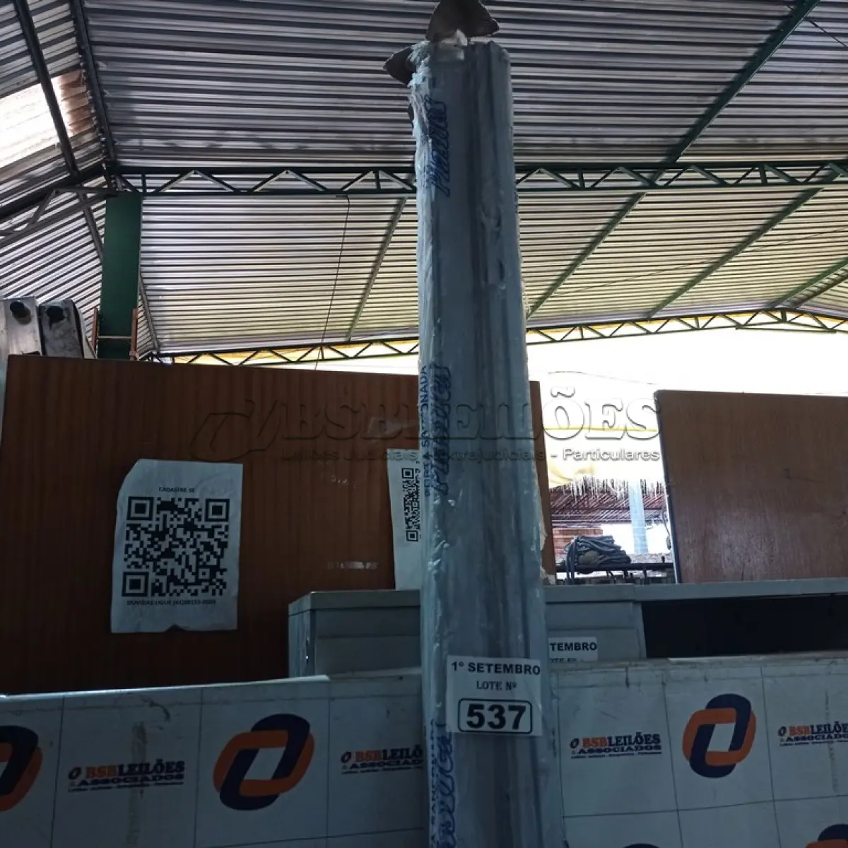LOTE 537 - 01 PORTA SANFONADA EM PVC 2,10M X 0,84CM NA COR CINZA. (NO ESTADO) ATENÇÃO! FAZER A VISITAÇÃO ANTES DE ARREMATAR, NÃO SABEMOS SE FUNCIONA. LEILÃO NÃO TEM GARANTIA E NEM DEVOLUÇÃO, SUJEITO A POSSÍVEIS AVARIAS VISÍVEIS/OCULTAS E/OU AUSÊNCIA DE COMPONENTES.