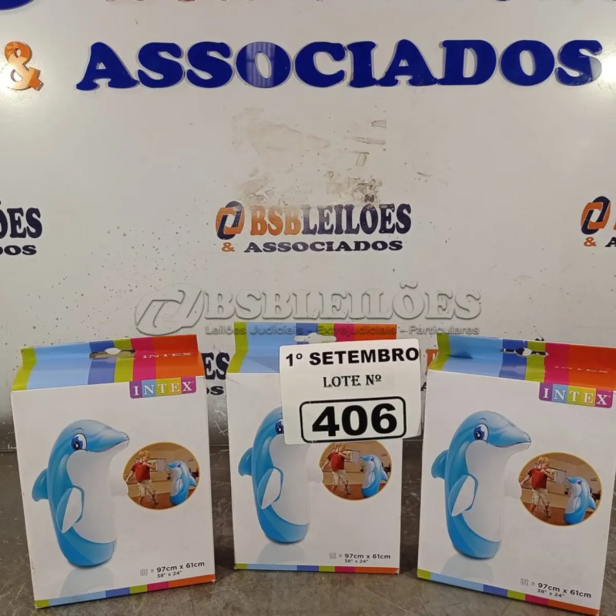 LOTE 406 - 03 BONECOS JOÃO TEIMOSO GOLFINHO. (NO ESTADO) ATENÇÃO! FAZER A VISITAÇÃO ANTES DE ARREMATAR, NÃO SABEMOS SE FUNCIONA. LEILÃO NÃO TEM GARANTIA E NEM DEVOLUÇÃO, SUJEITO A POSSÍVEIS AVARIAS VISÍVEIS/OCULTAS E/OU AUSÊNCIA DE COMPONENTES.