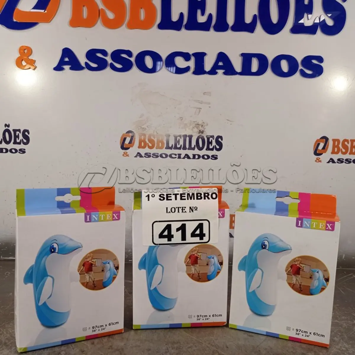 LOTE 414 - 03 BONECOS JOÃO TEIMOSO GOLFINHO. (NO ESTADO) ATENÇÃO! FAZER A VISITAÇÃO ANTES DE ARREMATAR, NÃO SABEMOS SE FUNCIONA. LEILÃO NÃO TEM GARANTIA E NEM DEVOLUÇÃO, SUJEITO A POSSÍVEIS AVARIAS VISÍVEIS/OCULTAS E/OU AUSÊNCIA DE COMPONENTES.