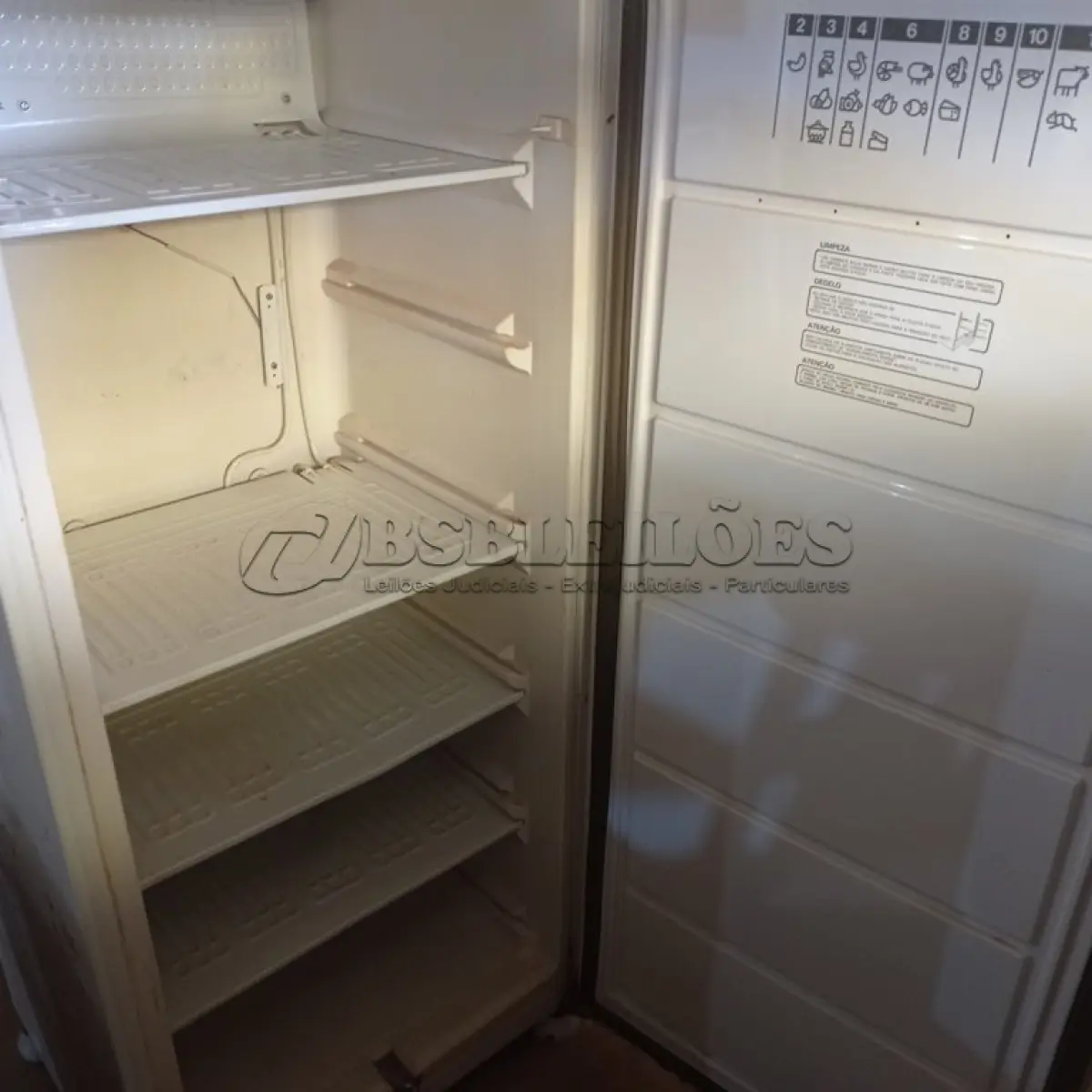 LOTE 516 - 01 FREEZER VERTICAL MARCA CÔNSUL. (NO ESTADO) ATENÇÃO! FAZER A VISITAÇÃO ANTES DE ARREMATAR, NÃO SABEMOS SE FUNCIONA. LEILÃO NÃO TEM GARANTIA E NEM DEVOLUÇÃO, SUJEITO A POSSÍVEIS AVARIAS VISÍVEIS/OCULTAS E/OU AUSÊNCIA DE COMPONENTES.