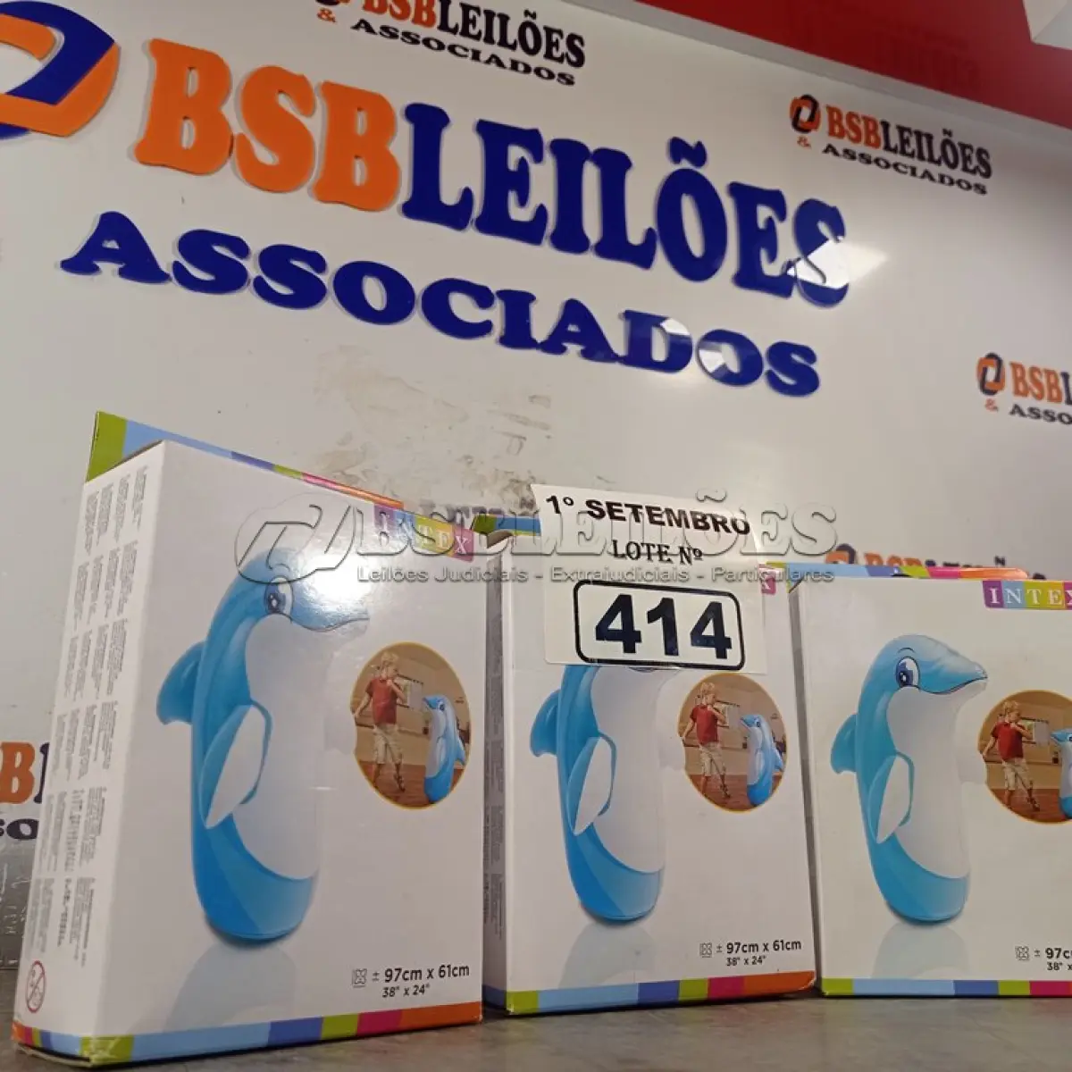 LOTE 414 - 03 BONECOS JOÃO TEIMOSO GOLFINHO. (NO ESTADO) ATENÇÃO! FAZER A VISITAÇÃO ANTES DE ARREMATAR, NÃO SABEMOS SE FUNCIONA. LEILÃO NÃO TEM GARANTIA E NEM DEVOLUÇÃO, SUJEITO A POSSÍVEIS AVARIAS VISÍVEIS/OCULTAS E/OU AUSÊNCIA DE COMPONENTES.