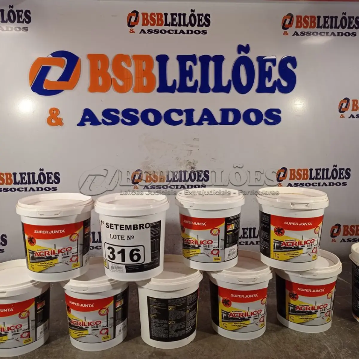 LOTE 316 - 10 QUILOS DE REJUNTAMENTO ACRÍLICO SUPER JUNTA. (NO ESTADO) ATENÇÃO! FAZER A VISITAÇÃO ANTES DE ARREMATAR, NÃO SABEMOS SE FUNCIONA. LEILÃO NÃO TEM GARANTIA E NEM DEVOLUÇÃO, SUJEITO A POSSÍVEIS AVARIAS VISÍVEIS/OCULTAS E/OU AUSÊNCIA DE COMPONENTES.