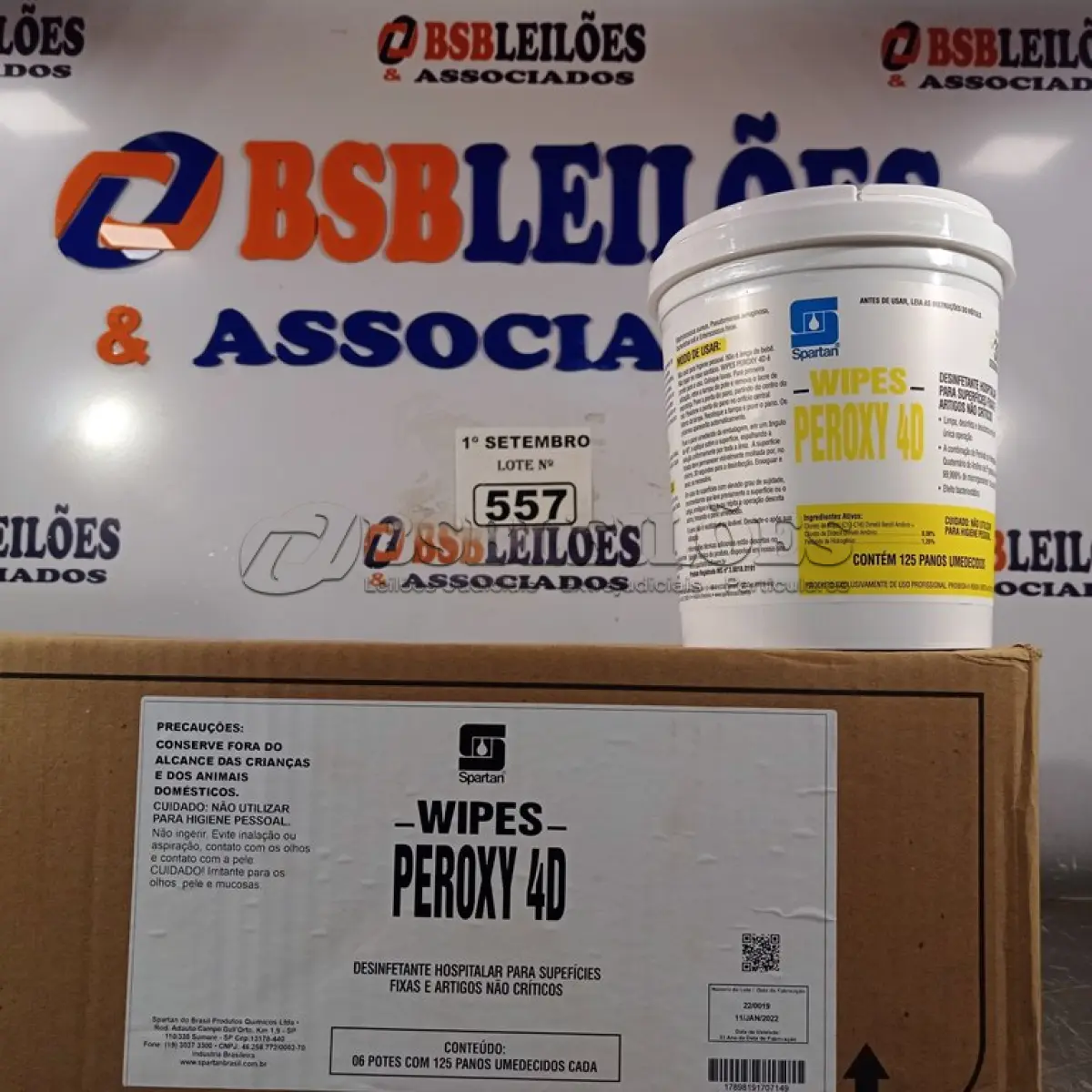 LOTE 557 - 01 CAIXA DE PEROXY 4D, DESINFETANTE HOSPITALAR PARA SUPERFÍCIES FIXAS E ARTIGOS NÃO CRÍTICOS COM 06 POTES CADA. (NO ESTADO) ATENÇÃO! FAZER A VISITAÇÃO ANTES DE ARREMATAR, NÃO SABEMOS SE FUNCIONA. LEILÃO NÃO TEM GARANTIA E NEM DEVOLUÇÃO, SUJEITO A POSSÍVEIS AVARIAS VISÍVEIS/OCULTAS E/OU AUSÊNCIA DE COMPONENTES.