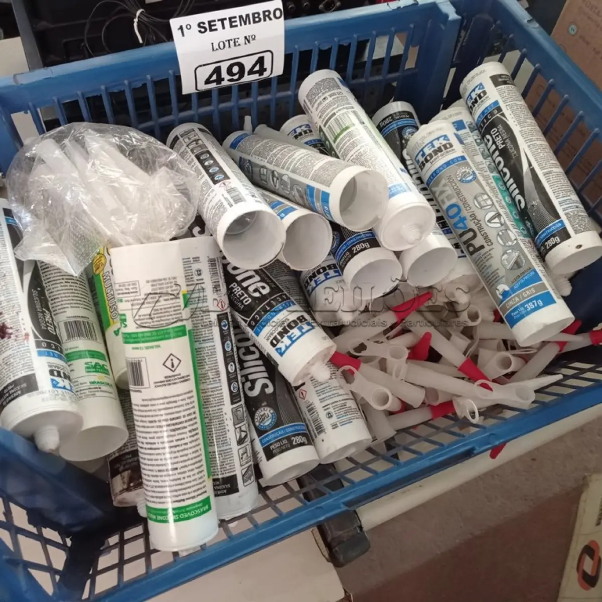 LOTE 494 - 01 LOTE COM VÁRIAS BISNAGAS DE SILICONE DIVERSOS. (NO ESTADO) ATENÇÃO! FAZER A VISITAÇÃO ANTES DE ARREMATAR, NÃO SABEMOS SE FUNCIONA. LEILÃO NÃO TEM GARANTIA E NEM DEVOLUÇÃO, SUJEITO A POSSÍVEIS AVARIAS VISÍVEIS/OCULTAS E/OU AUSÊNCIA DE COMPONENTES.