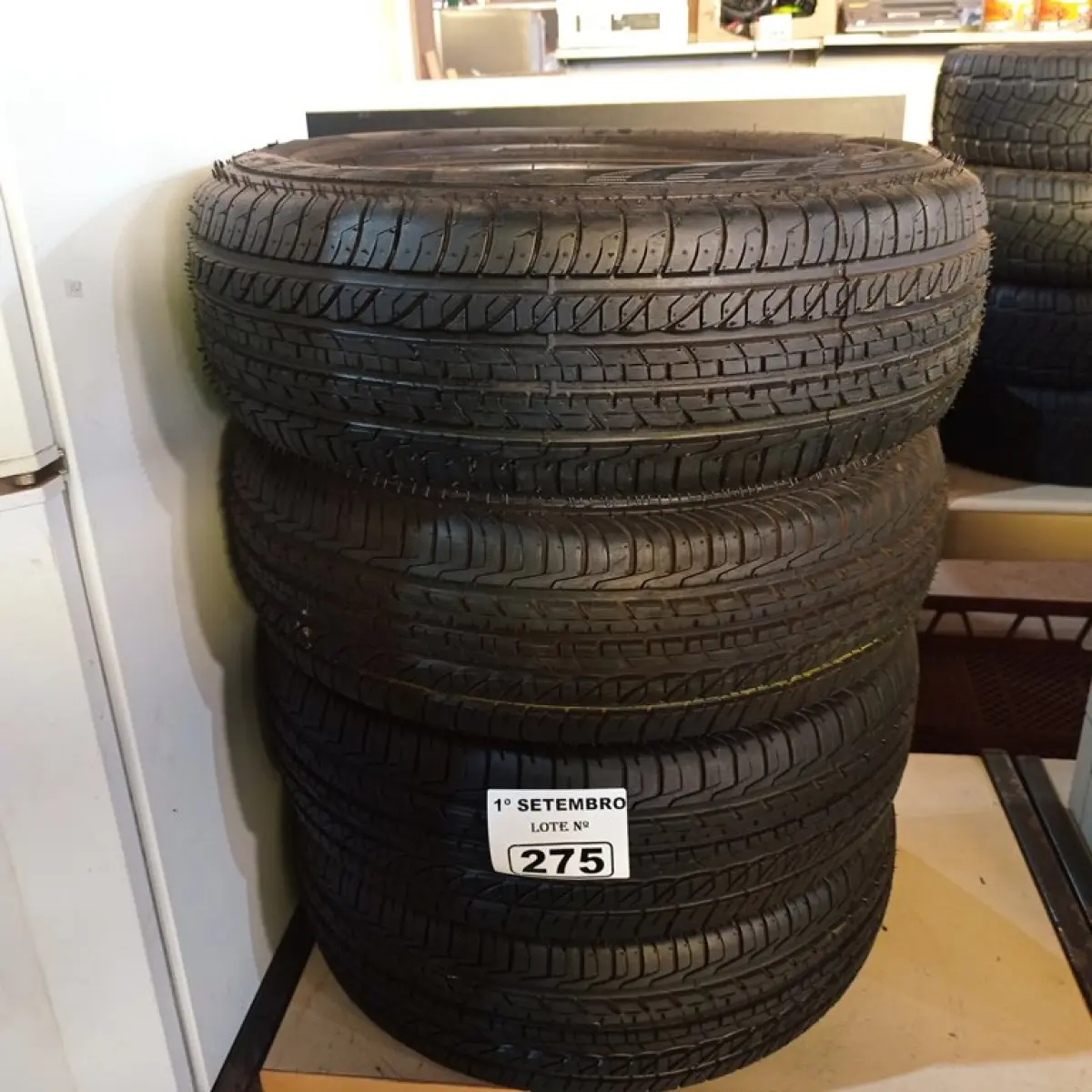 LOTE 275