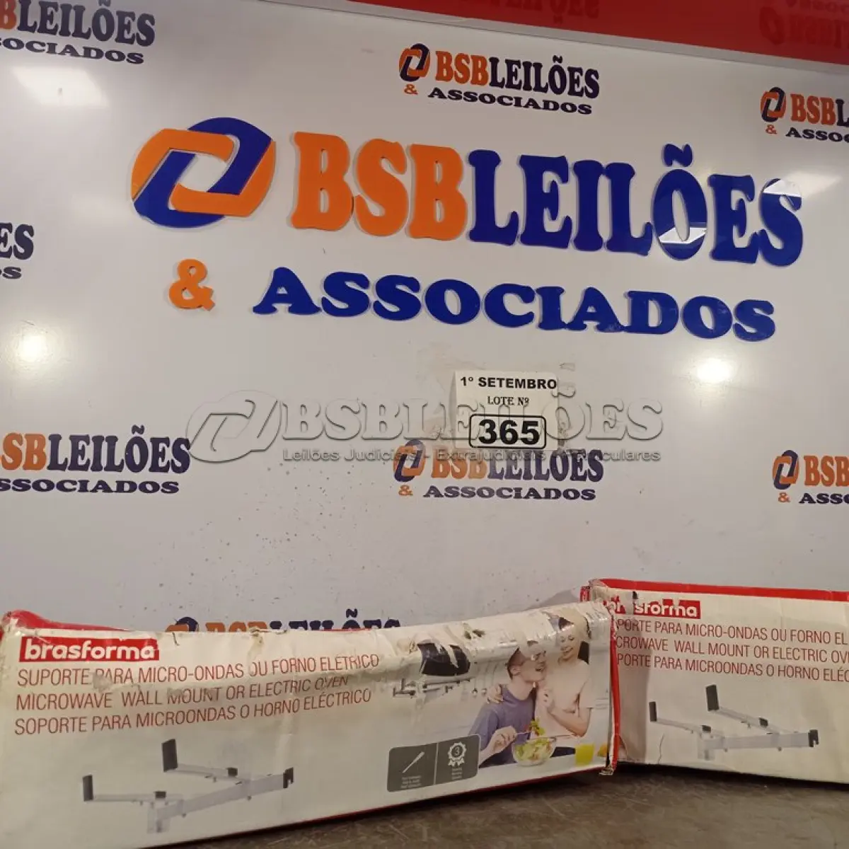 LOTE 365 - 02 SUPORTES PARA TV ARTICULADO 10-56” 25/142CM COM AVARIAS. (NO ESTADO) ATENÇÃO! FAZER A VISITAÇÃO ANTES DE ARREMATAR, NÃO SABEMOS SE FUNCIONA. LEILÃO NÃO TEM GARANTIA E NEM DEVOLUÇÃO, SUJEITO A POSSÍVEIS AVARIAS VISÍVEIS/OCULTAS E/OU AUSÊNCIA DE COMPONENTES.
