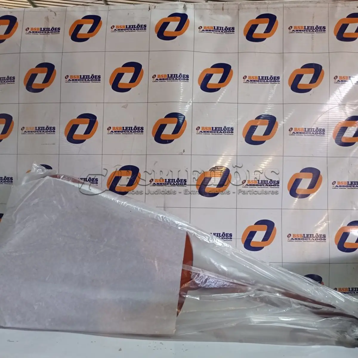 LOTE 451 - 01 VIOLÃO KASHIMA. (NO ESTADO) ATENÇÃO! FAZER A VISITAÇÃO ANTES DE ARREMATAR, NÃO SABEMOS SE FUNCIONA. LEILÃO NÃO TEM GARANTIA E NEM DEVOLUÇÃO, SUJEITO A POSSÍVEIS AVARIAS VISÍVEIS/OCULTAS E/OU AUSÊNCIA DE COMPONENTES.