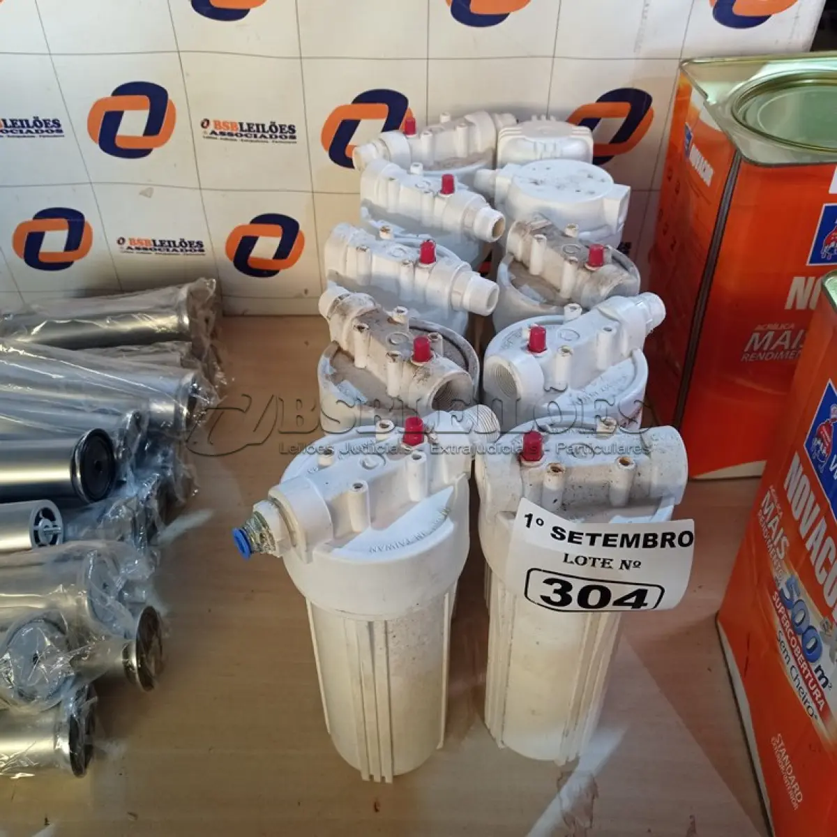 LOTE 304 - 10 FILTROS PARA CAIXA D’AGUA TIPO CAVALETE. (NO ESTADO) ATENÇÃO! FAZER A VISITAÇÃO ANTES DE ARREMATAR, NÃO SABEMOS SE FUNCIONA. LEILÃO NÃO TEM GARANTIA E NEM DEVOLUÇÃO, SUJEITO A POSSÍVEIS AVARIAS VISÍVEIS/OCULTAS E/OU AUSÊNCIA DE COMPONENTES.
