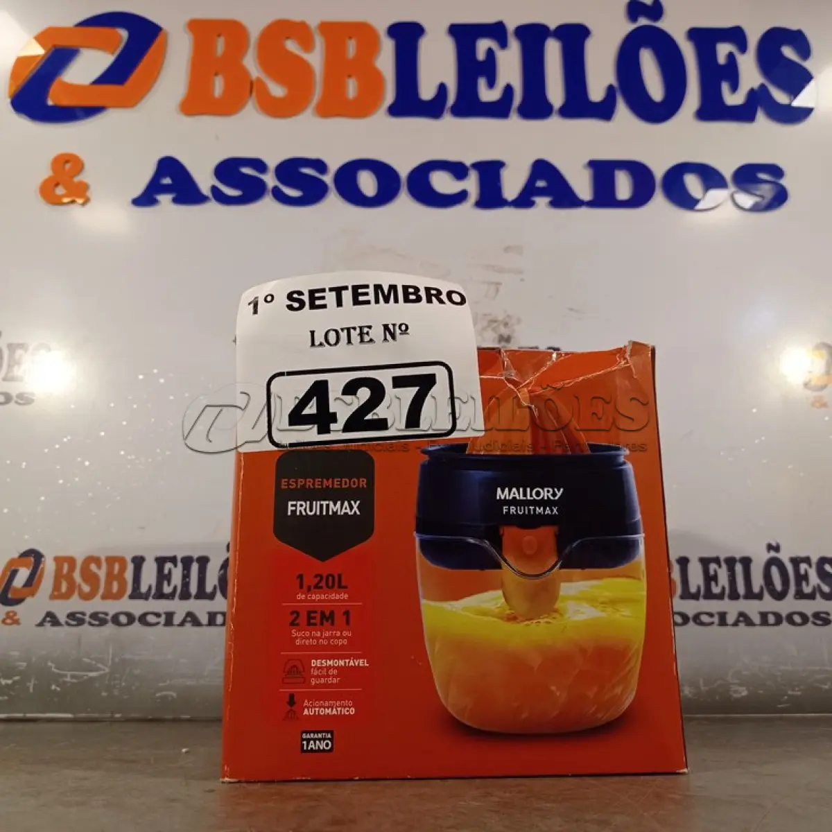LOTE 427 - 01 ESPREMEDOR FRUITMAX MALLORY 1,20L DE CAPACIDADE 127V. (NO ESTADO) ATENÇÃO! FAZER A VISITAÇÃO ANTES DE ARREMATAR, NÃO SABEMOS SE FUNCIONA. LEILÃO NÃO TEM GARANTIA E NEM DEVOLUÇÃO, SUJEITO A POSSÍVEIS AVARIAS VISÍVEIS/OCULTAS E/OU AUSÊNCIA DE COMPONENTES.