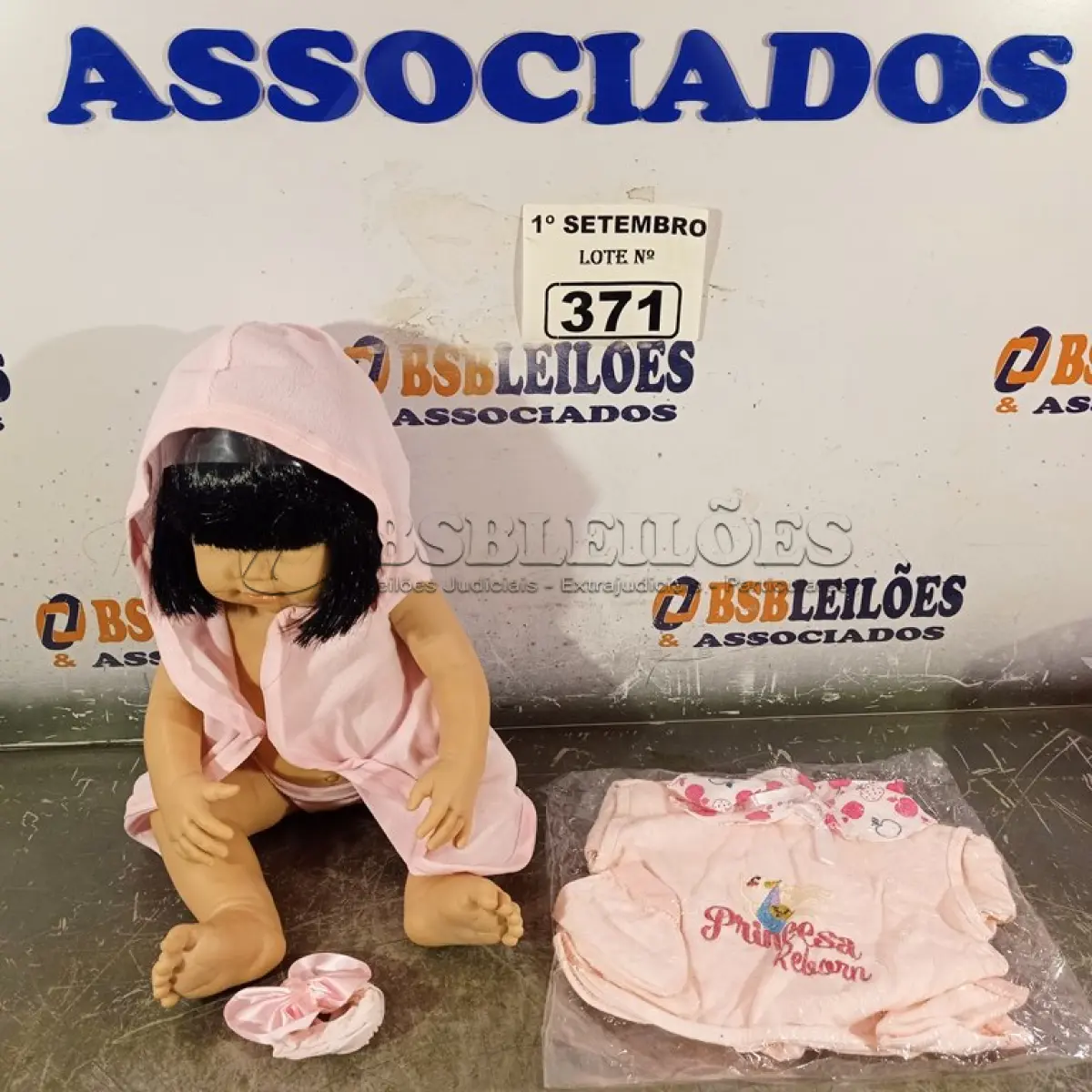 LOTE 371
