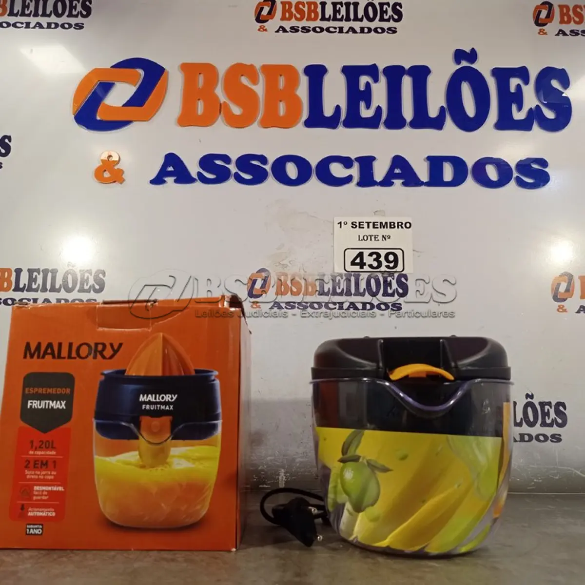 LOTE 439 - 01 ESPREMEDOR FRUITMAX MALLORY 1,20L DE CAPACIDADE 127V. (NO ESTADO) ATENÇÃO! FAZER A VISITAÇÃO ANTES DE ARREMATAR, NÃO SABEMOS SE FUNCIONA. LEILÃO NÃO TEM GARANTIA E NEM DEVOLUÇÃO, SUJEITO A POSSÍVEIS AVARIAS VISÍVEIS/OCULTAS E/OU AUSÊNCIA DE COMPONENTES.