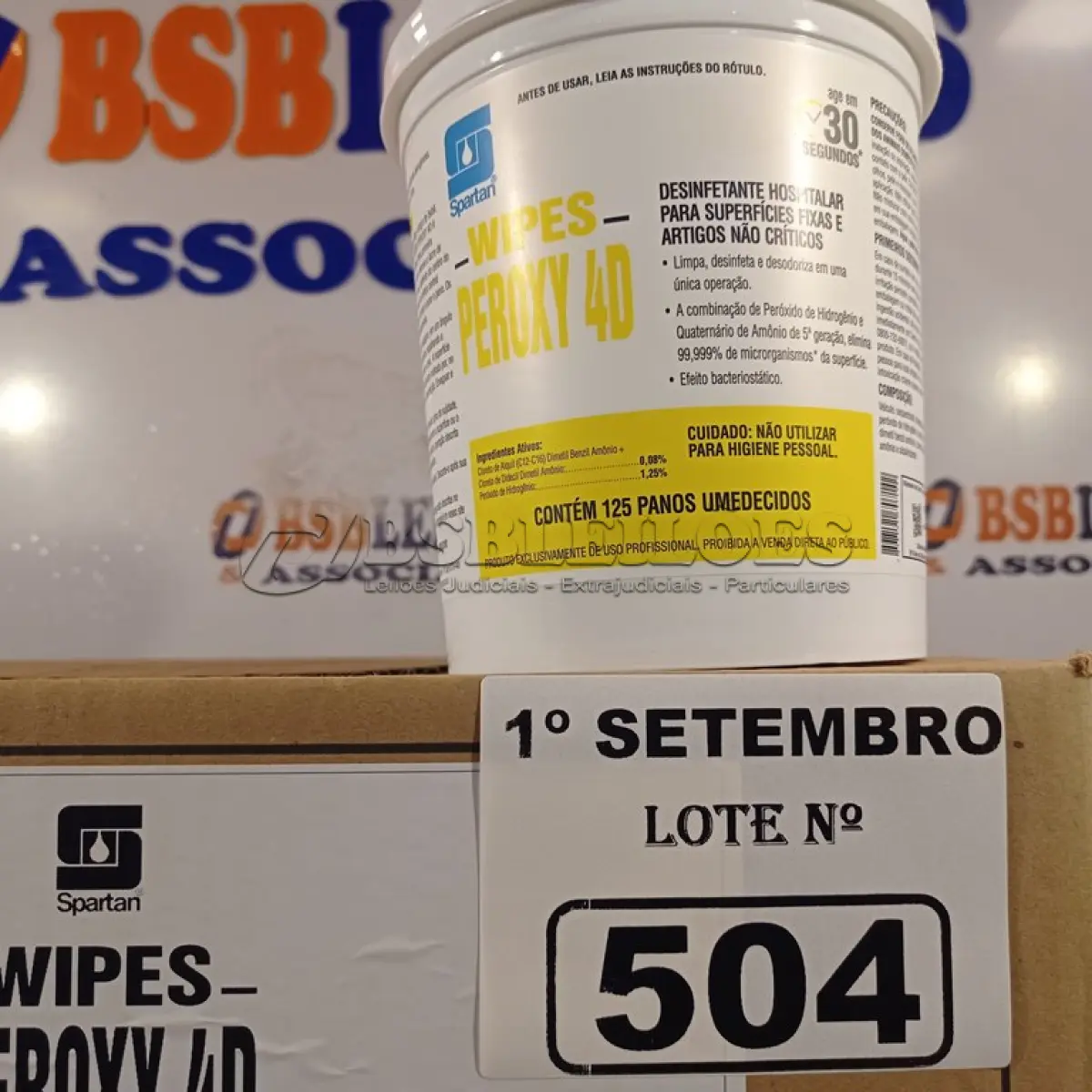 LOTE 504 - 01 CAIXA DE PEROXY 4D, DESINFETANTE HOSPITALAR PARA SUPERFÍCIES FIXAS E ARTIGOS NÃO CRÍTICOS COM 06 POTES CADA. (NO ESTADO) ATENÇÃO! FAZER A VISITAÇÃO ANTES DE ARREMATAR, NÃO SABEMOS SE FUNCIONA. LEILÃO NÃO TEM GARANTIA E NEM DEVOLUÇÃO, SUJEITO A POSSÍVEIS AVARIAS VISÍVEIS/OCULTAS E/OU AUSÊNCIA DE COMPONENTES.
