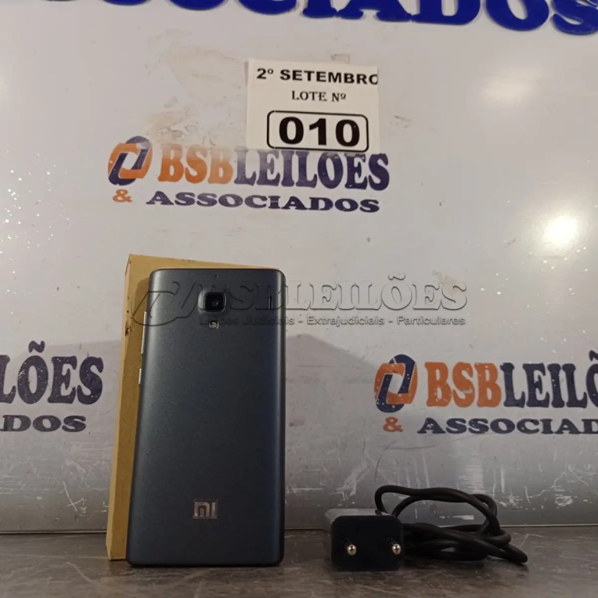 LOTE 010 - 01 CELULAR REDMI. (NO ESTADO) ATENÇÃO! FAZER A VISITAÇÃO ANTES DE ARREMATAR, NÃO SABEMOS SE FUNCIONA. LEILÃO NÃO TEM GARANTIA E NEM DEVOLUÇÃO, SUJEITO A POSSÍVEIS AVARIAS VISÍVEIS/OCULTAS E/OU AUSÊNCIA DE COMPONENTES.