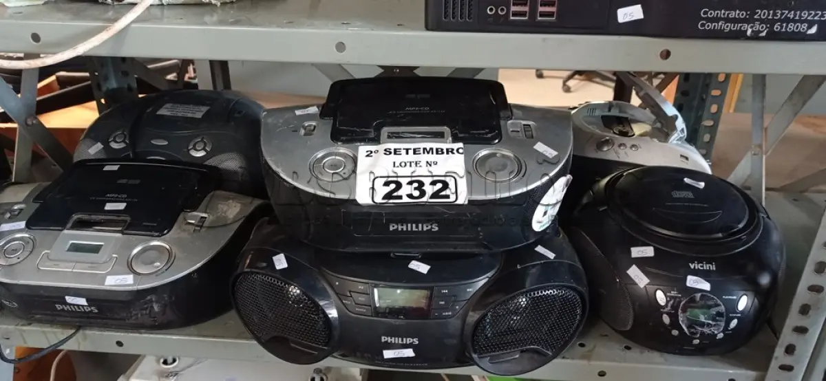 LOTE 232 - 07 APARELHOS DE SOM MARCAS E MODELOS DIVERSOS. (NO ESTADO) ATENÇÃO! FAZER A VISITAÇÃO ANTES DE ARREMATAR, NÃO SABEMOS SE FUNCIONA. LEILÃO NÃO TEM GARANTIA E NEM DEVOLUÇÃO, SUJEITO A POSSÍVEIS AVARIAS VISÍVEIS/OCULTAS E/OU AUSÊNCIA DE COMPONENTES.