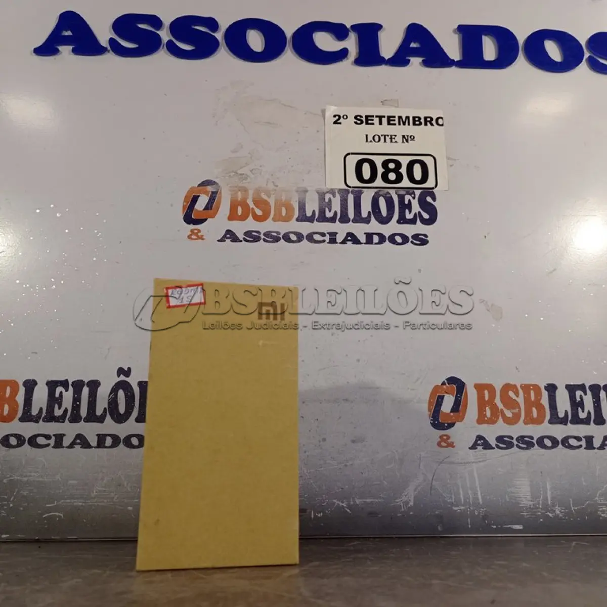 LOTE 080 - 01 CELULAR REDMI. (NO ESTADO) ATENÇÃO! FAZER A VISITAÇÃO ANTES DE ARREMATAR, NÃO SABEMOS SE FUNCIONA. LEILÃO NÃO TEM GARANTIA E NEM DEVOLUÇÃO, SUJEITO A POSSÍVEIS AVARIAS VISÍVEIS/OCULTAS E/OU AUSÊNCIA DE COMPONENTES.